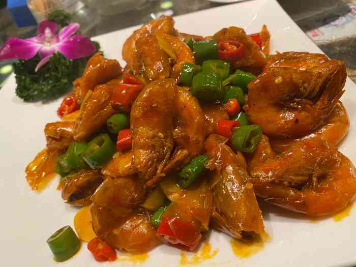 海世船说-"楼下是海鲜批发市场,先买海鲜然后去楼上加.