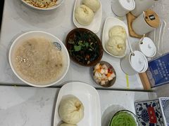 -李与白包子铺(桐梓林店)
