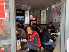 等位区-绿柠食堂(北外滩店)