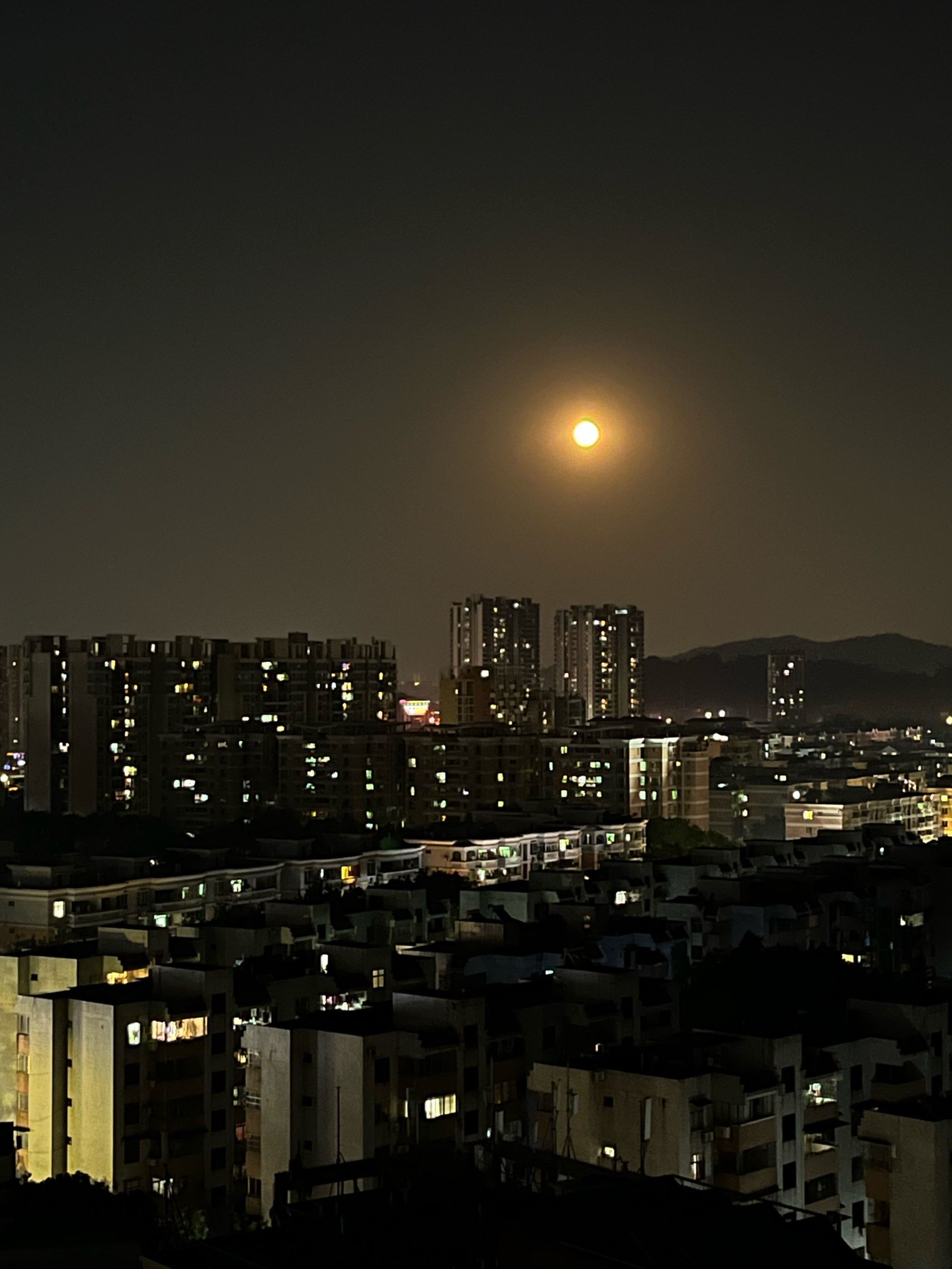 0元玩转这座城
超级月亮🌙在昨晚