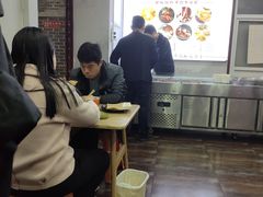 -石门侯·石门馄饨侯(革新北街店)