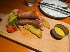 捷克烤香肠配薯角-布拉格餐厅· 中欧捷克菜(全国首店)