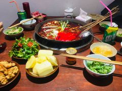 -四小区火锅·巷子里的重庆火锅(花照壁店)