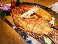 香茅草烤罗非鱼-麦麦山云南菜(复地活力城店)