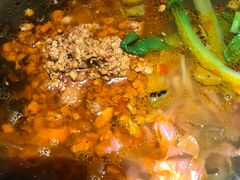 佩奇爱酸菜米线-八月美食小馆(银泰城总店)
