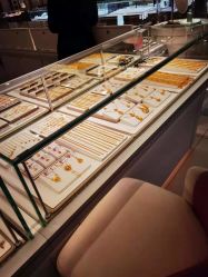 -六福珠寶(苏州人民商场店)