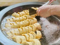 鲜肉锅贴-白玉兰小吃(新村路店)