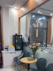 -靓芙泉专研痘痘肌