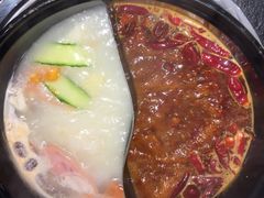 -两三事小郡肝串串香火锅(桂庙店)