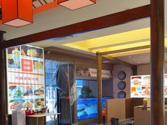 -阿瓦山寨·湘菜现炒·剁椒鱼头王(咸阳总店)