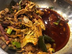 -愉肴麻辣香锅(中山路店)