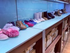 -UGG(燕莎奥特莱斯购物中心店)