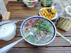 -云阿蛮云南生烫牛肉米线(奉贤路店)