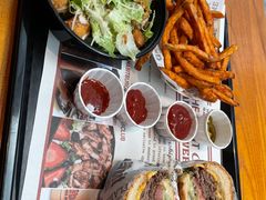 -The Habit Burger Grill 哈比特汉堡(复兴soho店)