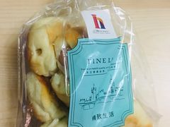法兰克福小热狗-上海哈尔滨食品厂(淮海中路店)