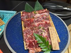 -山川小町·极番烧肉(新地假日广场店)