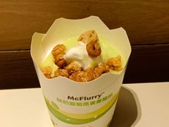 酸奶葡萄燕麦麦旋风-麦当劳(明湖店)