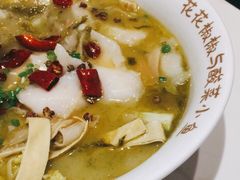 -渝是乎酸菜鱼(龙旗购物中心店)