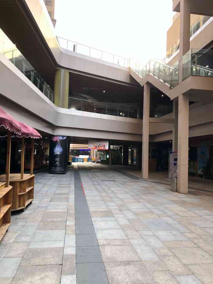 易生活购物公园-"非常好的一个购物消费场所,常和朋友一起去.
