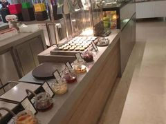 自助取餐区-海口绿发希尔顿酒店-田园汇自助餐·三文鱼·海鲜