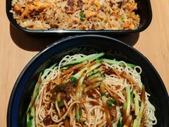 -肥肥虾庄·金牌油焖大虾(汉口城市广场店)