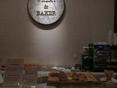 面包甜点陈列柜-WHEAT&BAKER-麥(凯德来福士店)