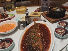 -梅利汴京烤鸭•开封豫菜地标店(东大街店)