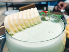 牛油果奶昔-瞄一喵猫咖(格力海岸店)