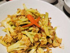XO酱爆花菜-渔语鱼新川菜Bistro(万象天地店)