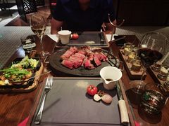 -恰餐厅及酒吧 CHAR Bar & Grill (北京丽都皇冠假日店)