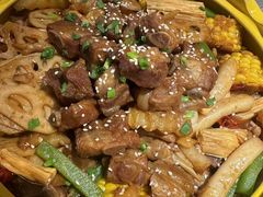 -多嘴超级肉蟹煲(杉杉国潮主题店)