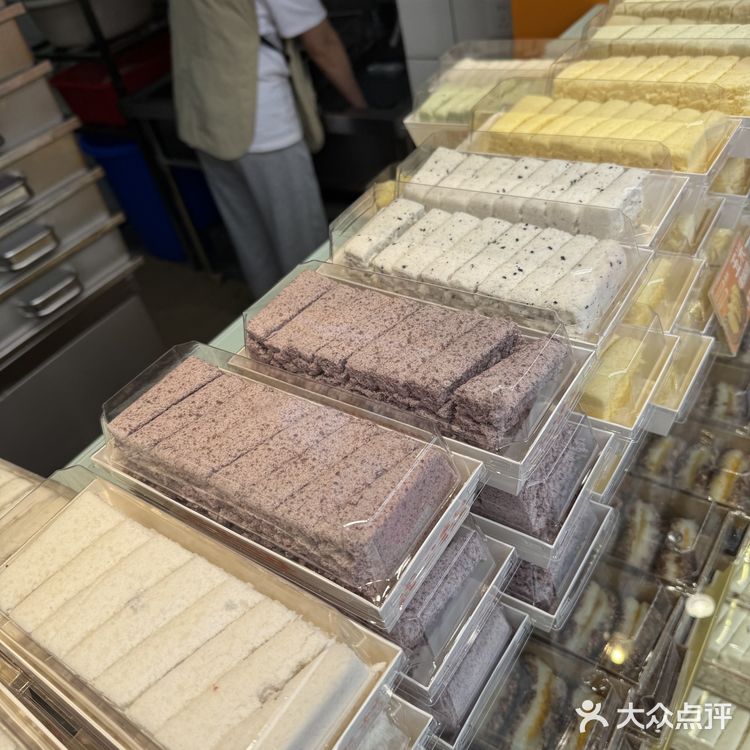 终于在武汉吃到传说中的百米百糕啦