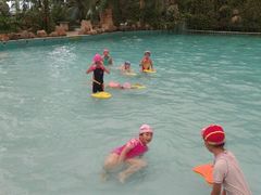 -龙脉温泉室内游泳馆