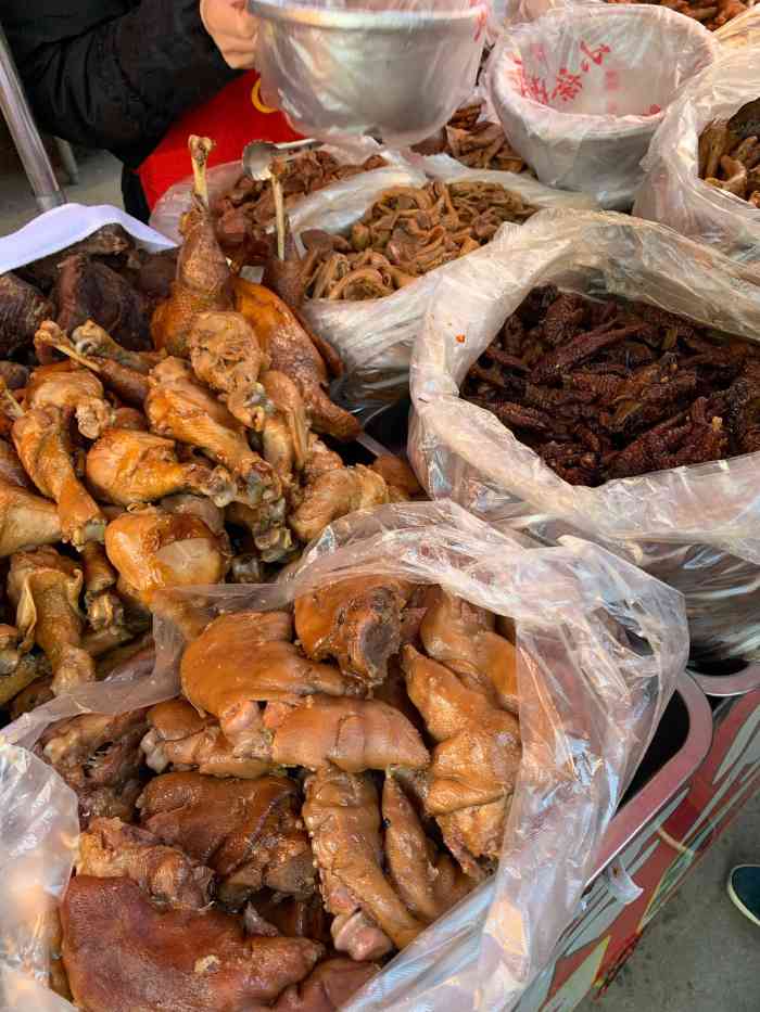 小徐烧卤-"在路边一个小院子门口,每次去的时候都有人.