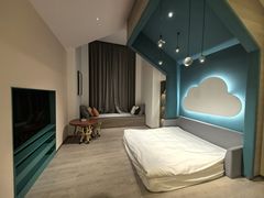 -上海虹桥中心爱琴海亚朵S酒店