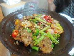 干锅牛肉-上海小菜餐厅(理工大学店)