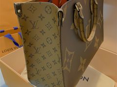 -LV路易威登(德基广场店)