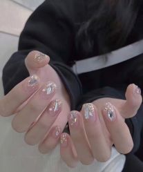 -VIVI BEAUTY  美甲美睫皮肤管理中心