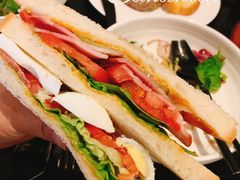 -wineapp葡萄酒餐吧(外滩金融中心店)