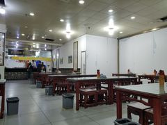 大堂-牛一嘴·兰州牛肉面·大盘鸡(财富中心店)