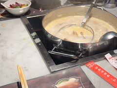 -尚尚仙·酸汤猪手·猪肚鸡火锅(华联万柳购物中心店)