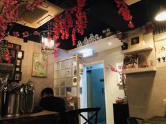-layback cafe & bar