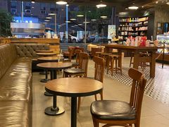 大堂-星巴克臻选(青岛麦凯乐分店)