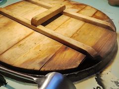 -鱼窝棚柴火铁锅炖(富山屯店)