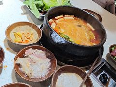 -贵府酸汤牛肉火锅·贵州老字号(飞山街店)