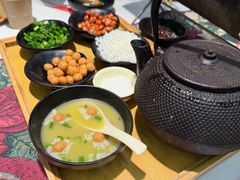-刘姐啤酒鱼民族演艺餐厅(西街总店)