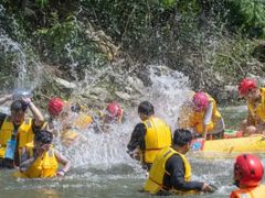 -宝天曼峡谷漂流