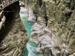 -蝶舞清江·恩施地心谷景区