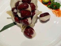 红衣少女-蝶园·装修中(BFC外滩金融中心店)