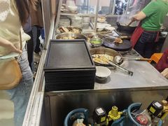-松树干拌面店